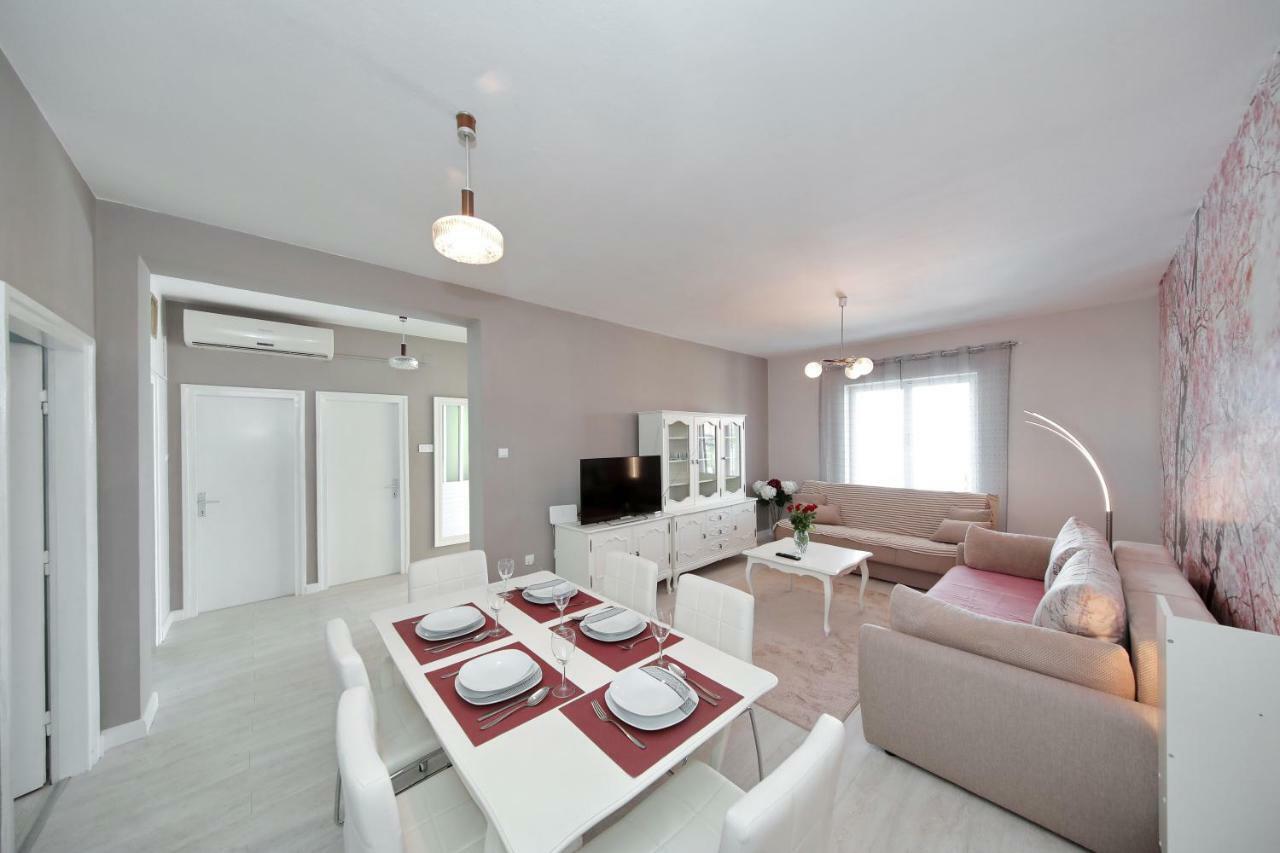 Hacienda Mia With Pool And Yacuzzi, Free Parking Villa Zadar Exteriör bild